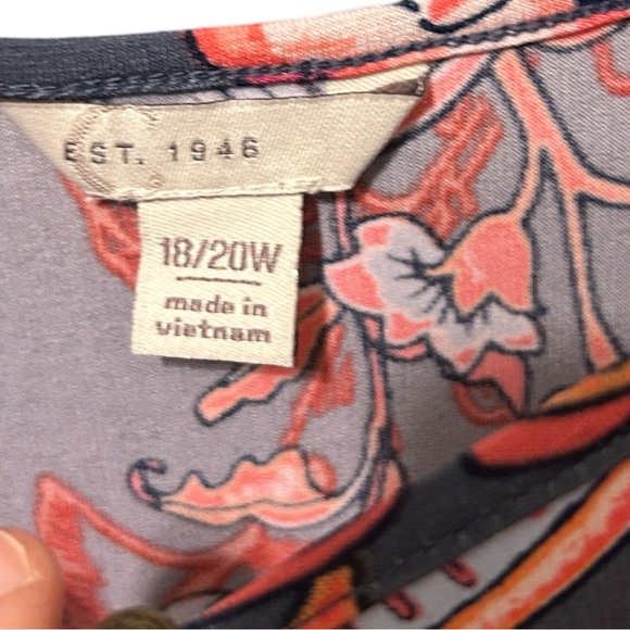 Est 1945 women’s floral blouse size 18-20 - Picture 3 of 6